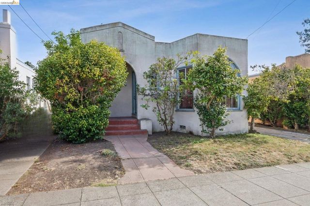 2144 Oregon St, Berkeley, CA 94705