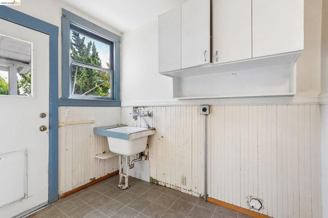 2144 Oregon St, Berkeley, CA 94705