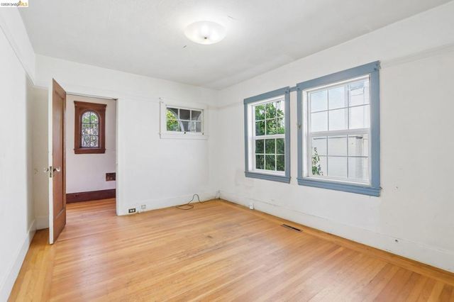 2144 Oregon St, Berkeley, CA 94705