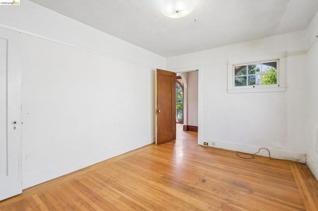 2144 Oregon St, Berkeley, CA 94705