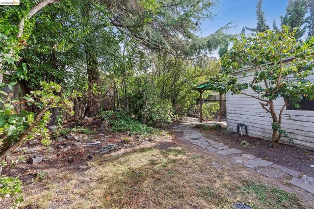 2144 Oregon St, Berkeley, CA 94705