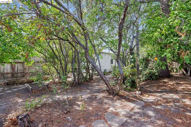 2144 Oregon St, Berkeley, CA 94705