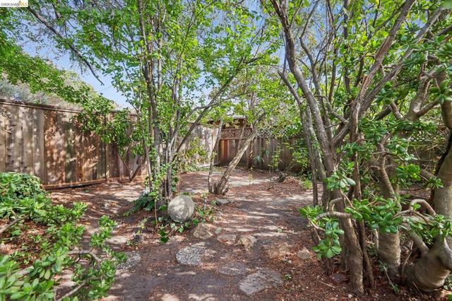 2144 Oregon St, Berkeley, CA 94705