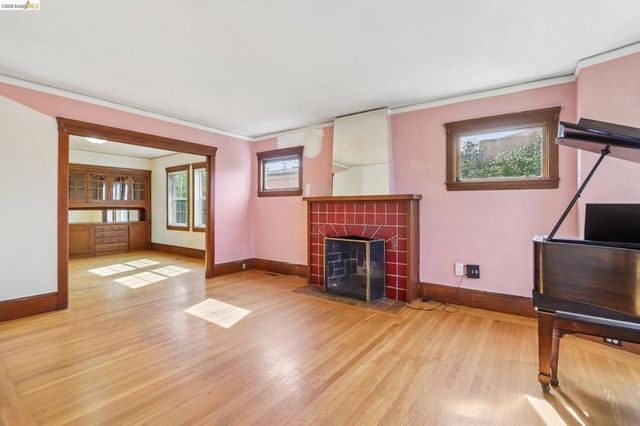 2144 Oregon St, Berkeley, CA 94705