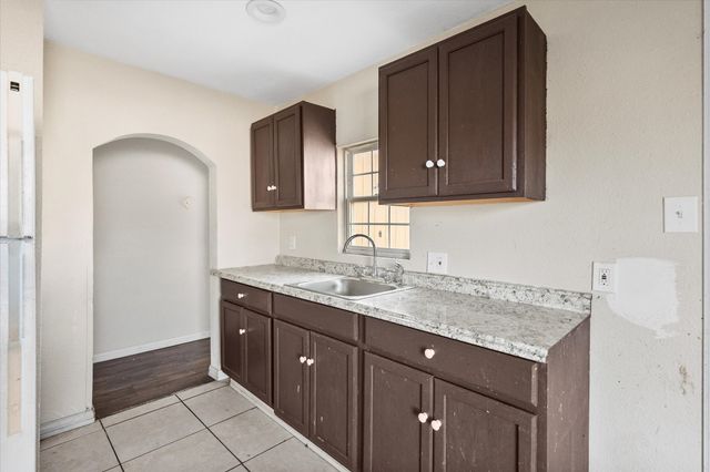 3708 Avenue M, Fort Worth, TX 76105