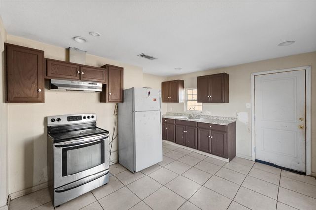 3708 Avenue M, Fort Worth, TX 76105