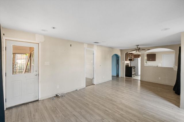 3708 Avenue M, Fort Worth, TX 76105