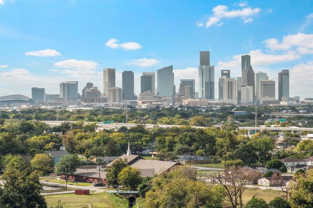 3613 Crandon Street, Houston, TX 77026