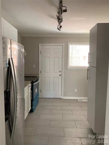 2717 Columbus Circle, Charlotte, NC 28208