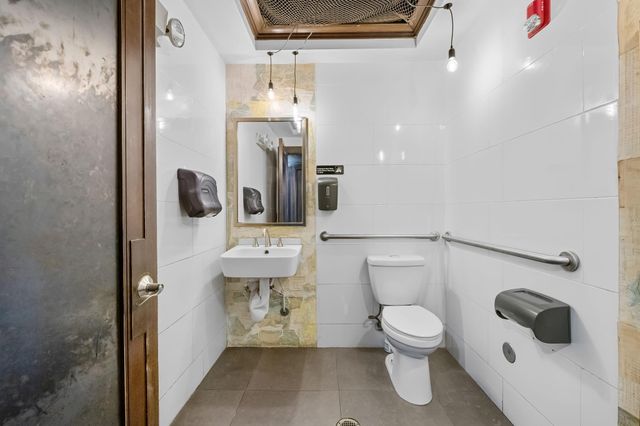 1103 E LAS OLAS Boulevard, Fort Lauderdale, FL 33301