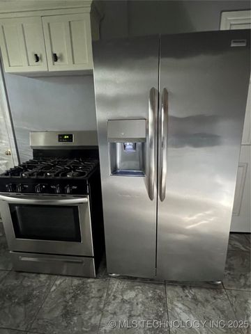 236 W 6th Avenue, Bristow, OK 74010