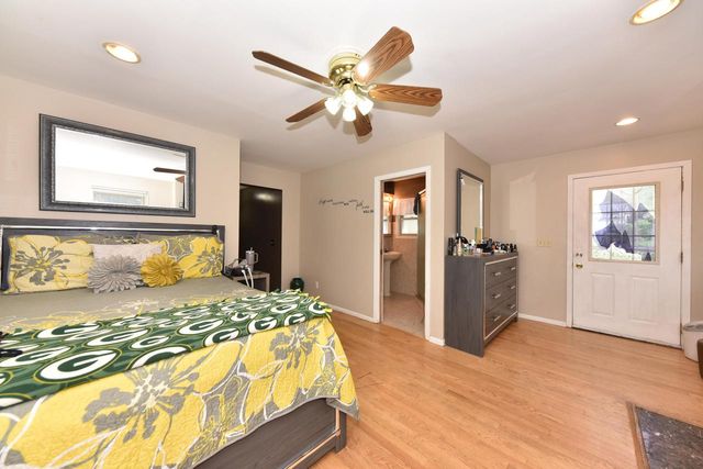 8103 W Potomac AVENUE, Milwaukee, WI 53218