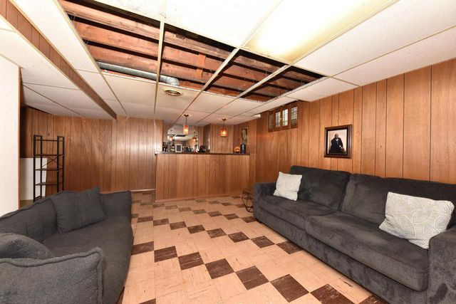 8103 W Potomac AVENUE, Milwaukee, WI 53218