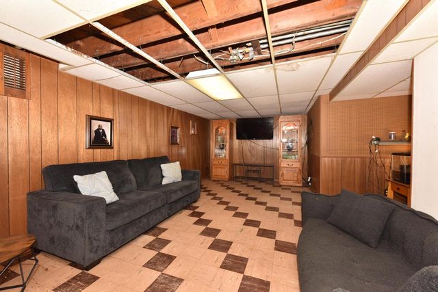 8103 W Potomac AVENUE, Milwaukee, WI 53218