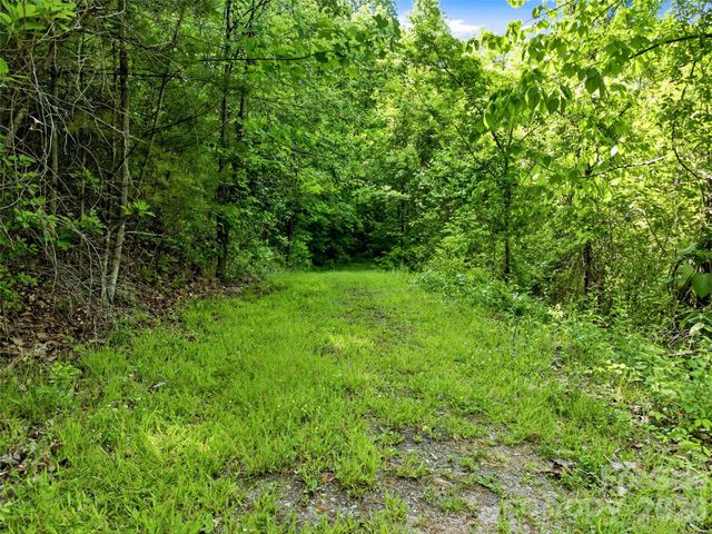 948 Cove Creek Lane, Mars Hill, NC 28754