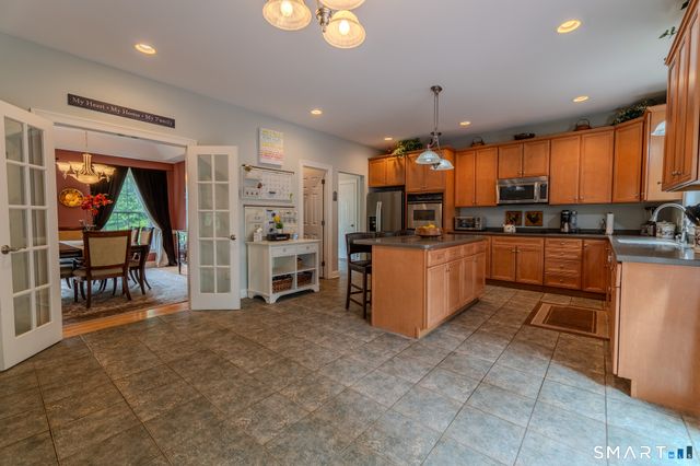 4 Ortense Drive, Wallingford, CT 06492