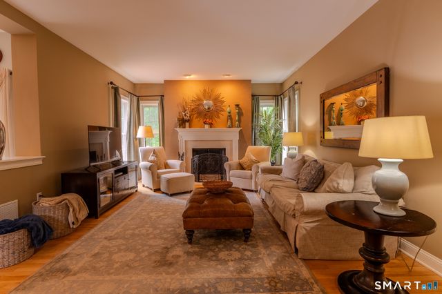 4 Ortense Drive, Wallingford, CT 06492
