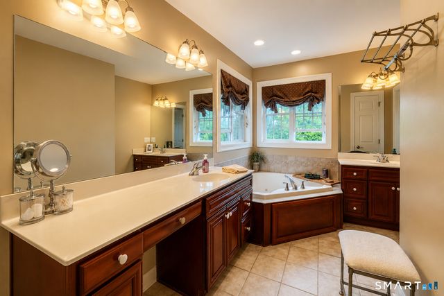4 Ortense Drive, Wallingford, CT 06492