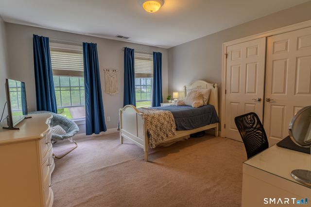 4 Ortense Drive, Wallingford, CT 06492