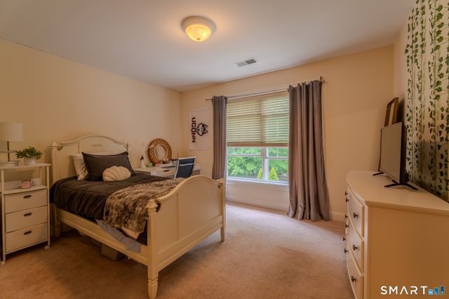 4 Ortense Drive, Wallingford, CT 06492