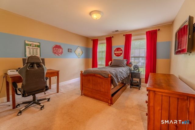 4 Ortense Drive, Wallingford, CT 06492