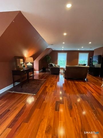 4 Ortense Drive, Wallingford, CT 06492