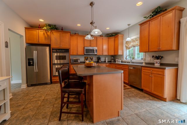 4 Ortense Drive, Wallingford, CT 06492