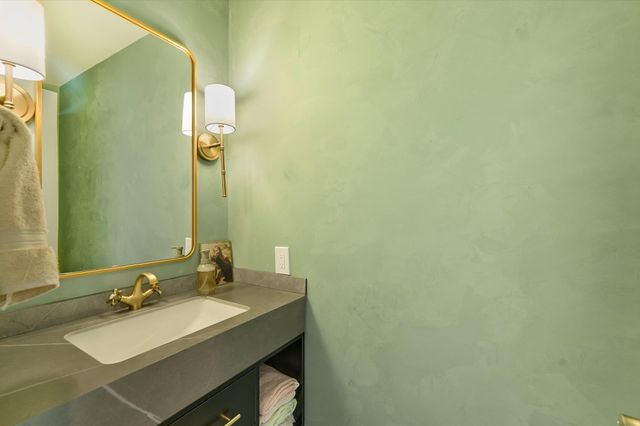 1204 E Live Oak ST, Austin, TX 78704