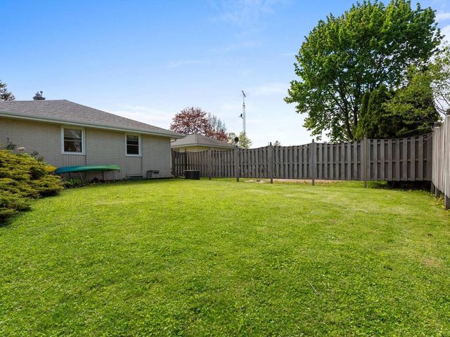 2014 Lexington DRIVE, Manitowoc, WI 54220