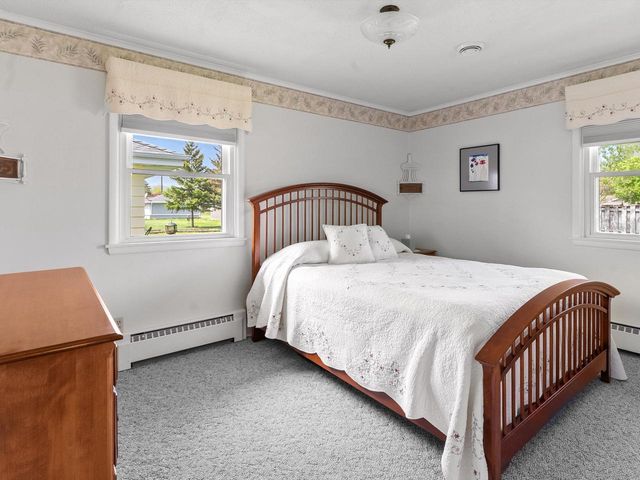 2014 Lexington DRIVE, Manitowoc, WI 54220