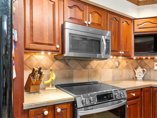 2014 Lexington DRIVE, Manitowoc, WI 54220
