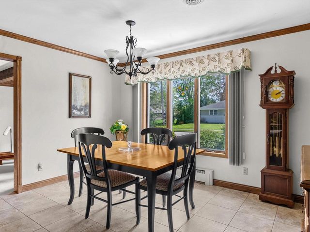2014 Lexington DRIVE, Manitowoc, WI 54220