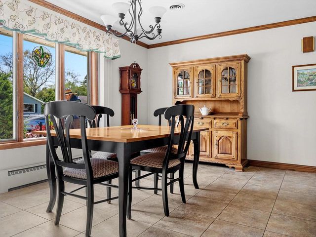 2014 Lexington DRIVE, Manitowoc, WI 54220