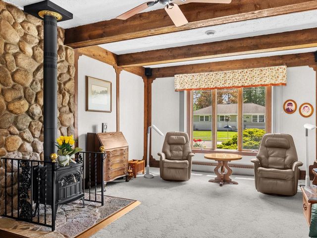 2014 Lexington DRIVE, Manitowoc, WI 54220