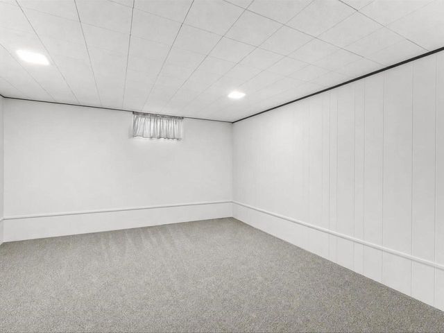 2014 Lexington DRIVE, Manitowoc, WI 54220