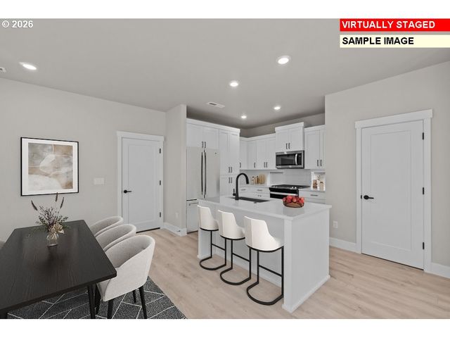 6608 Se KINNAMAN St, Hillsboro, OR 97123