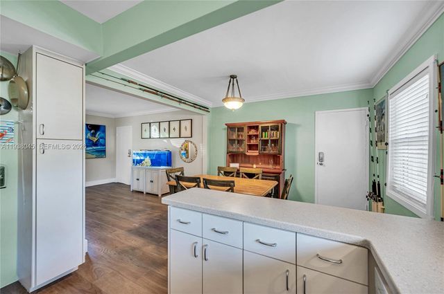 7621 SW 55th Ave 22B, Miami, FL 33143