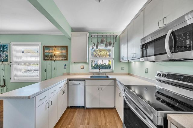 7621 SW 55th Ave 22B, Miami, FL 33143