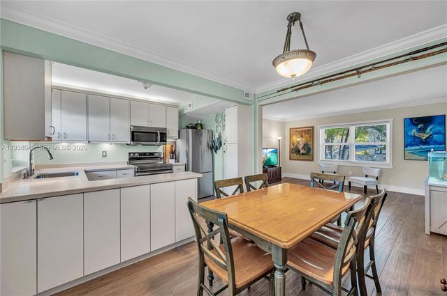 7621 SW 55th Ave 22B, Miami, FL 33143