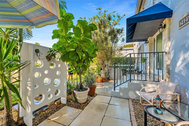 7621 SW 55th Ave 22B, Miami, FL 33143