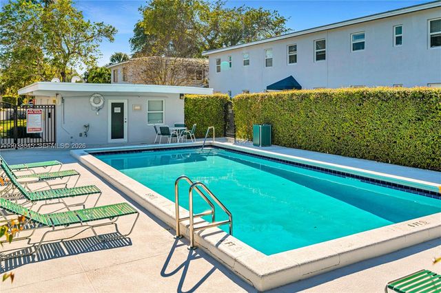 7621 SW 55th Ave 22B, Miami, FL 33143