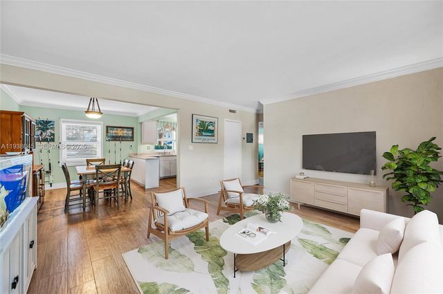 7621 SW 55th Ave 22B, Miami, FL 33143