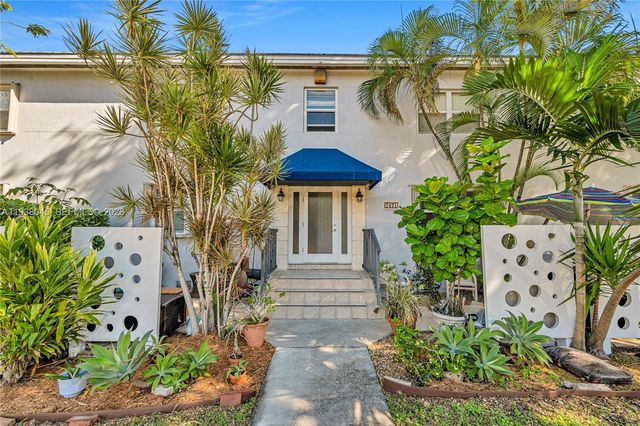 7621 SW 55th Ave 22B, Miami, FL 33143