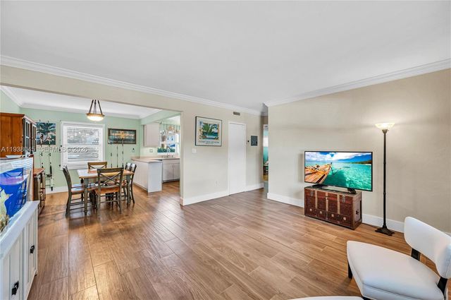 7621 SW 55th Ave 22B, Miami, FL 33143