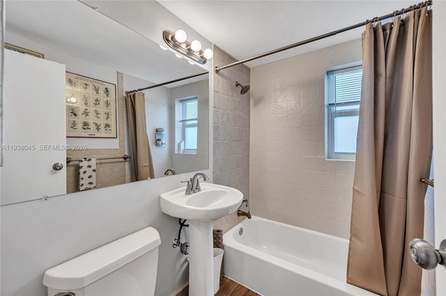 7621 SW 55th Ave 22B, Miami, FL 33143