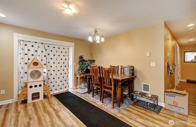 16002 NE 74th Street, Vancouver, WA 98682
