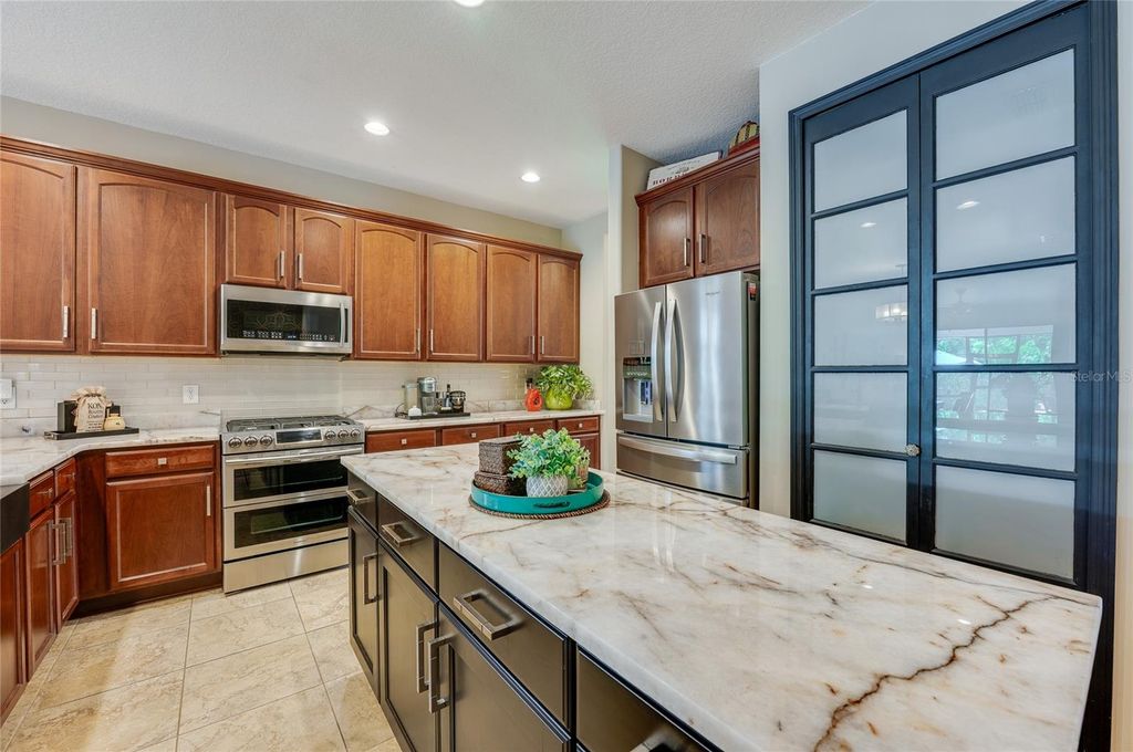 Image 11 of property listing at 135 ANCONA AVENUE, Debary, FL 32713