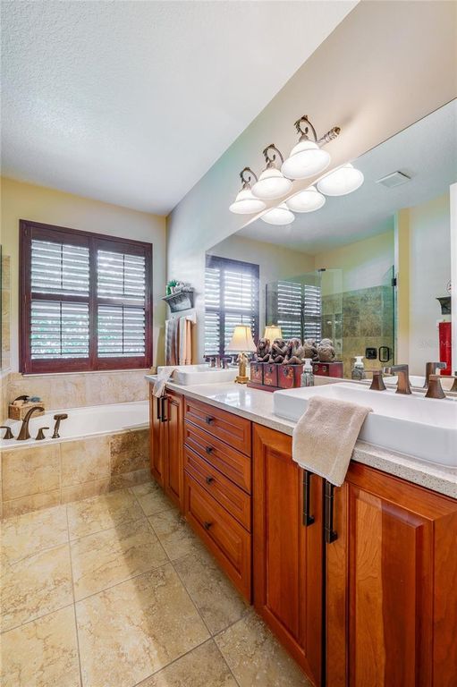 Image 26 of property listing at 135 ANCONA AVENUE, Debary, FL 32713