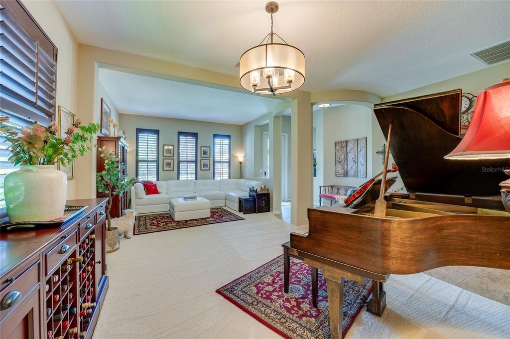 Image 4 of property listing at 135 ANCONA AVENUE, Debary, FL 32713