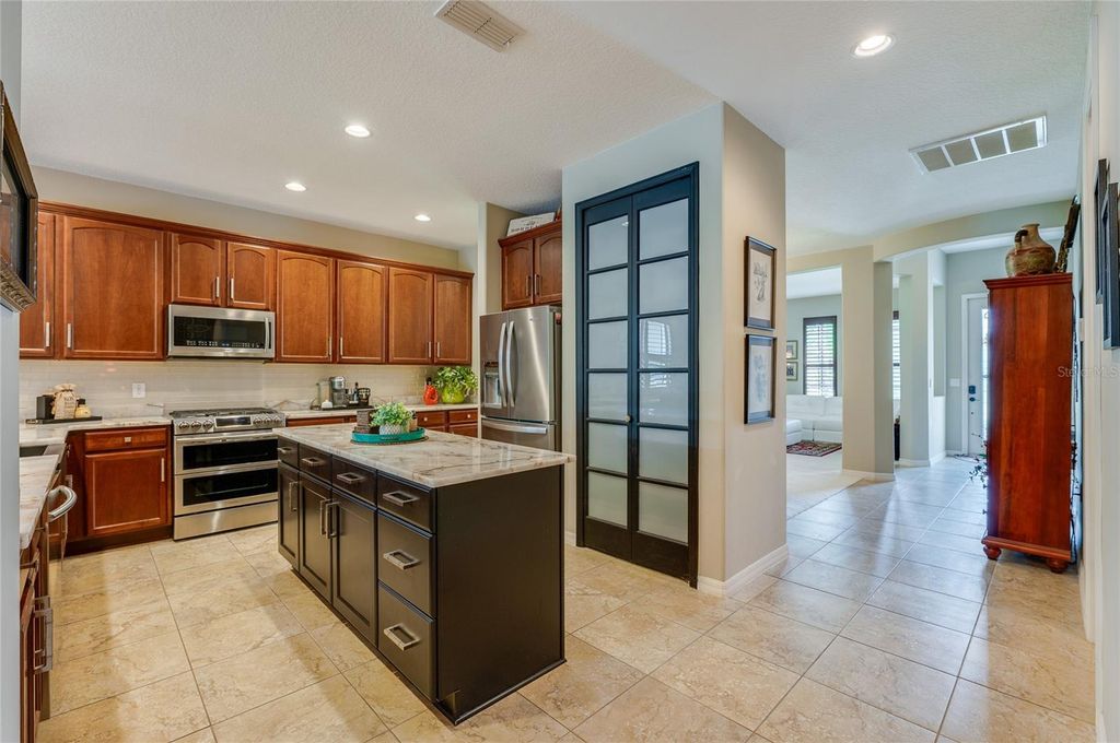 Image 7 of property listing at 135 ANCONA AVENUE, Debary, FL 32713